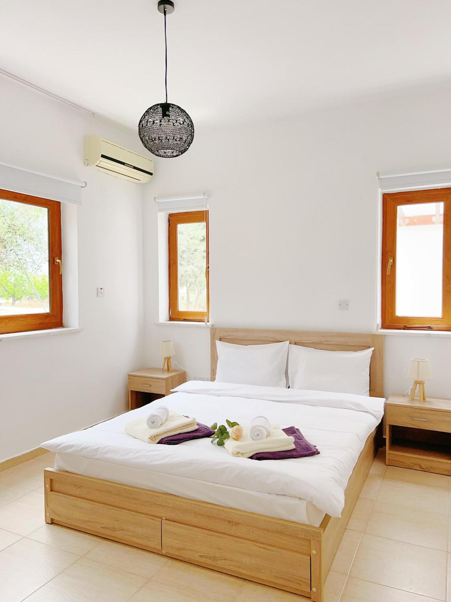 White Mountain Pool Villas Пафос Экстерьер фото